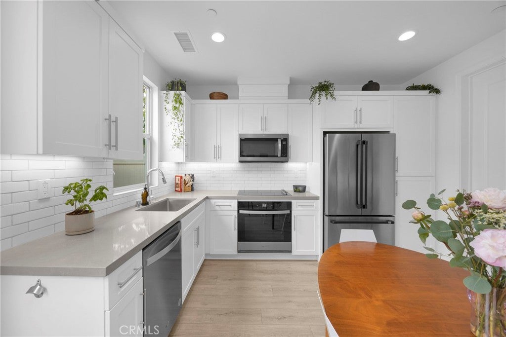17544 Cameron 102, Huntington Beach CA 92647