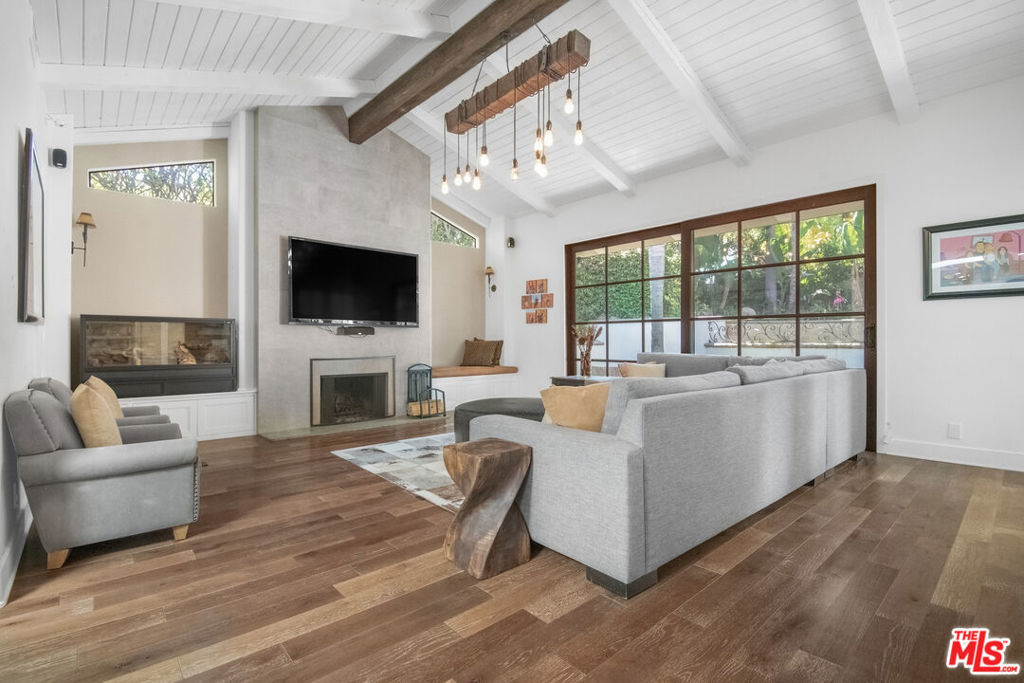 10353 Mississippi Avenue