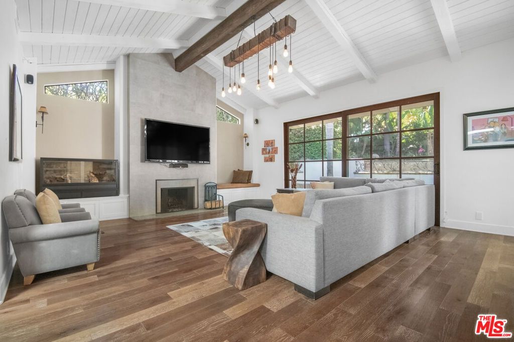 Photo of 10353 Mississippi Avenue, Los Angeles, CA 90025 (MLS # 25619217)