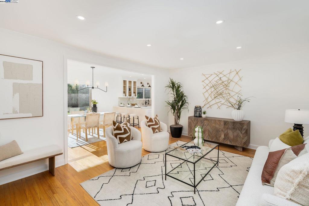 VILLAGE - Residential