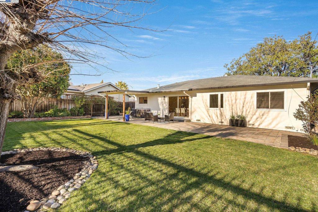 VILLAGE - Residential