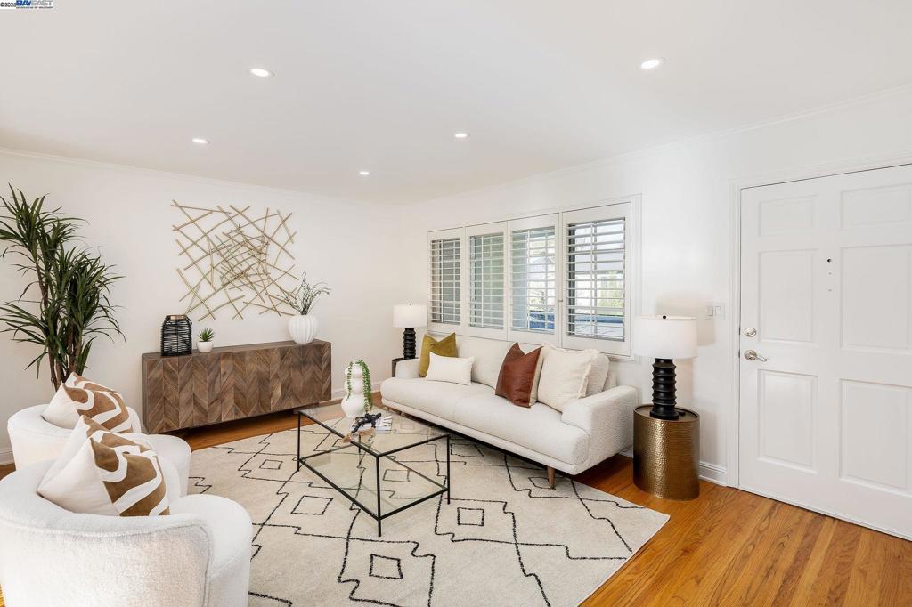 VILLAGE - Residential