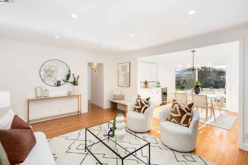 VILLAGE - Residential