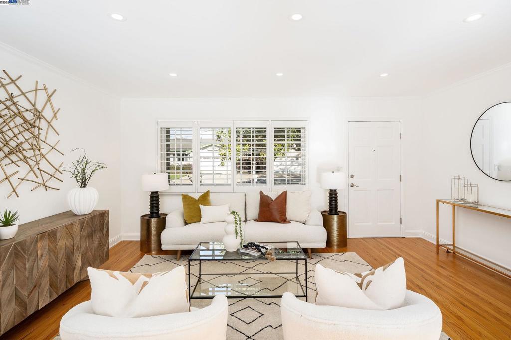 VILLAGE - Residential