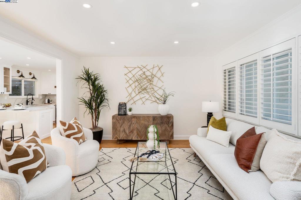 VILLAGE - Residential