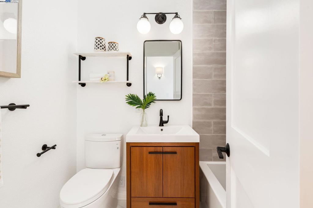 VILLAGE - Residential