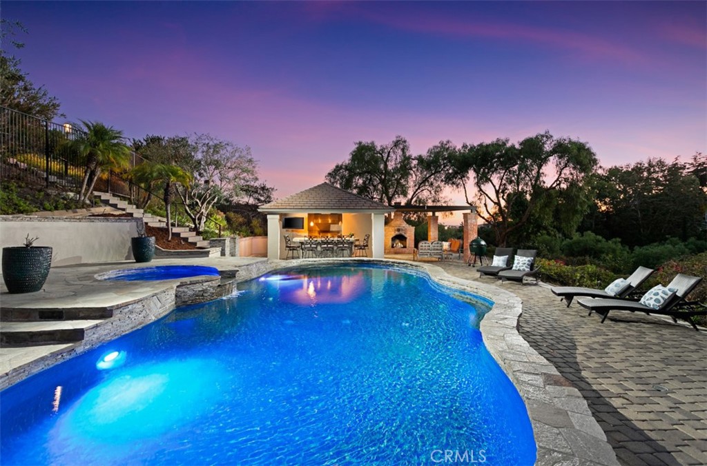27946 Suffolk Lane