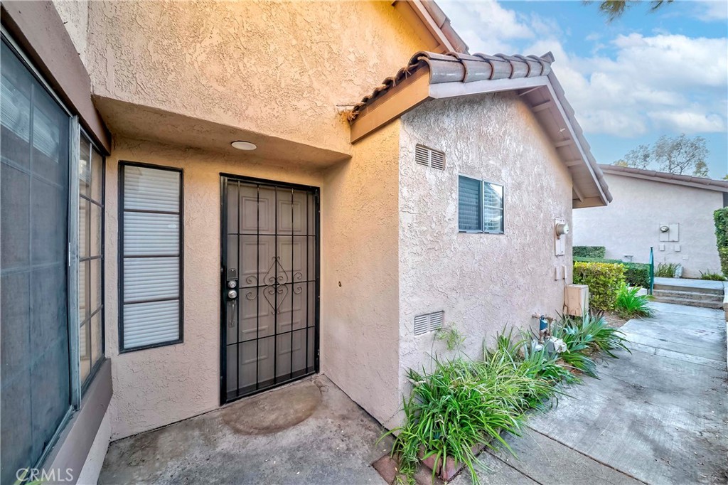 2410 Plaza De Vista