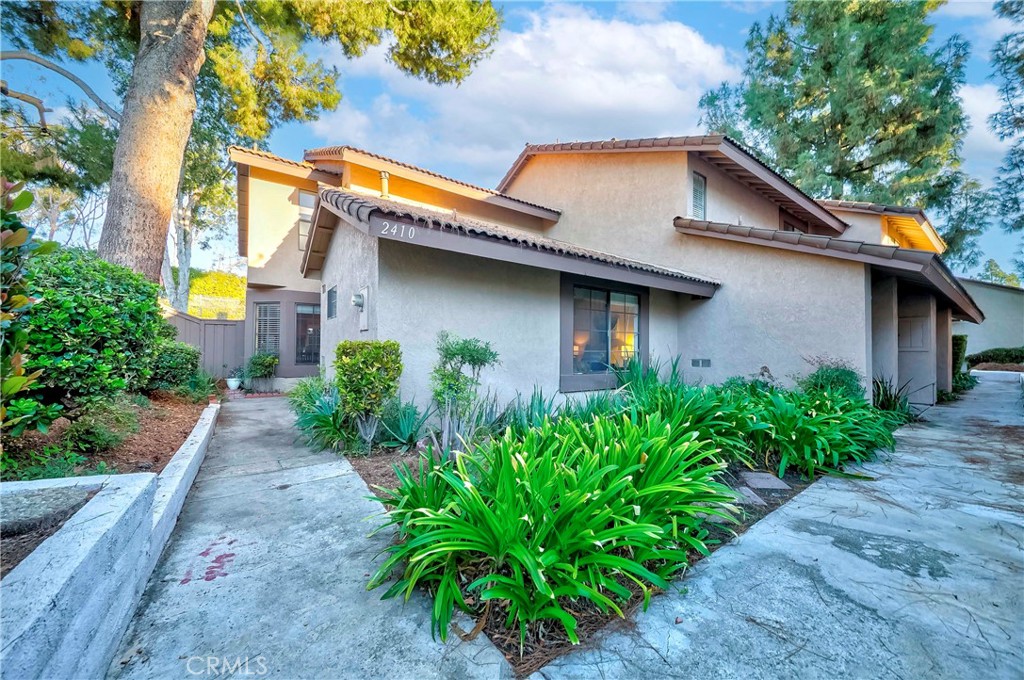 2410 Plaza De Vista