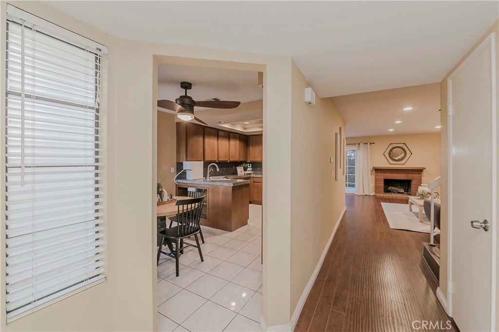 2410 Plaza De Vista