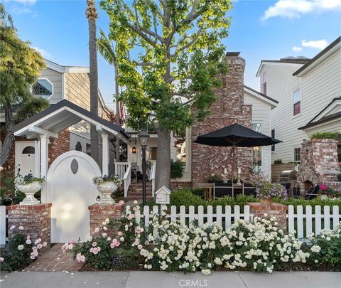 209 Diamond Avenue Newport Beach CA 92662