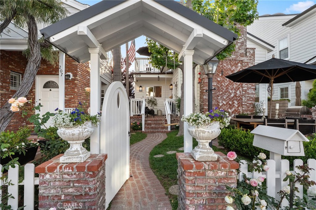 209 Diamond Avenue