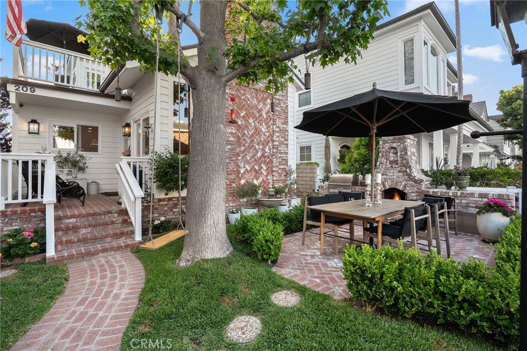209 Diamond Avenue