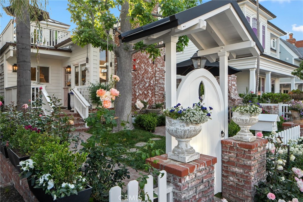 209 Diamond Avenue