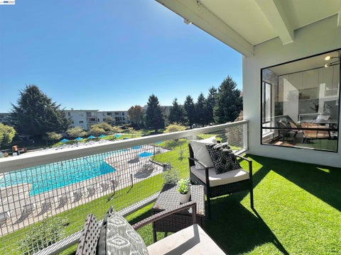 Photo of 6 Commodore Drive #C337, Emeryville, CA 94608 (MLS # 41148371)