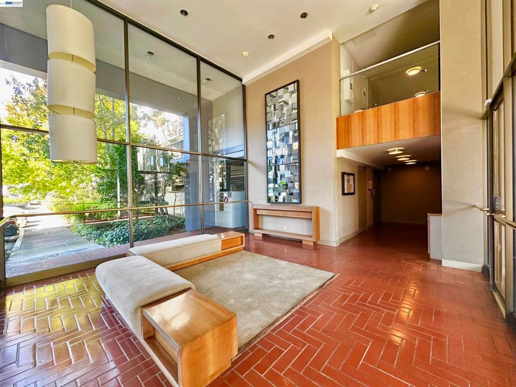 6 Commodore Drive C337