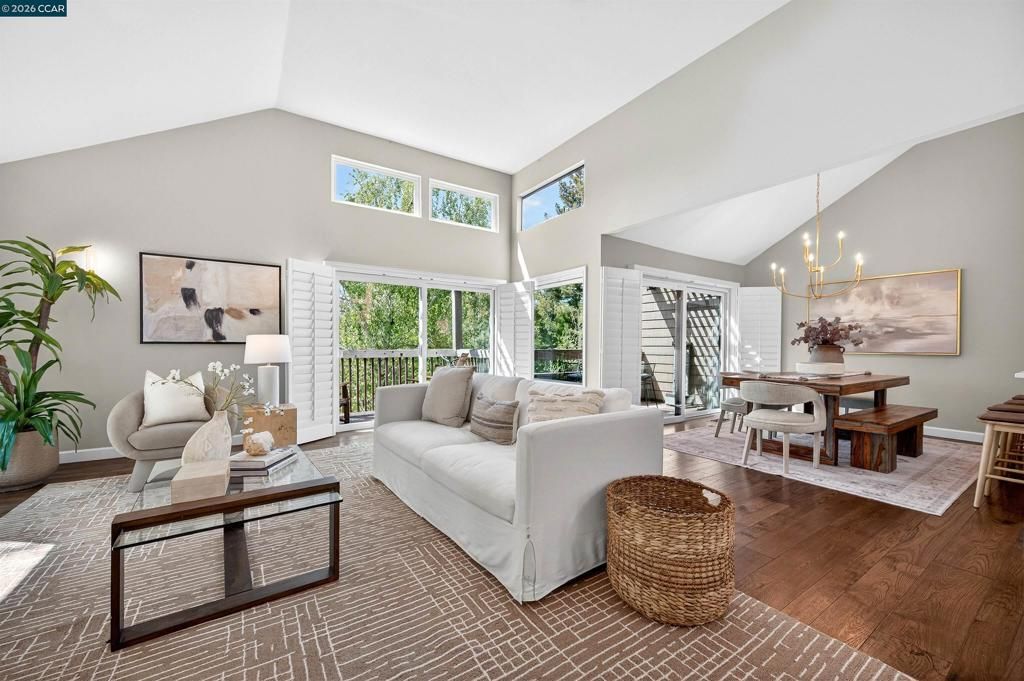 Photo of 533 Monarch Ridge Dr Dr, Walnut Creek, CA 94597 (MLS # 41131454)