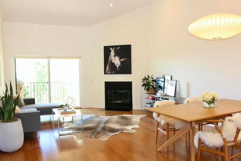 7323 Calle Luna Carlsbad CA 92009