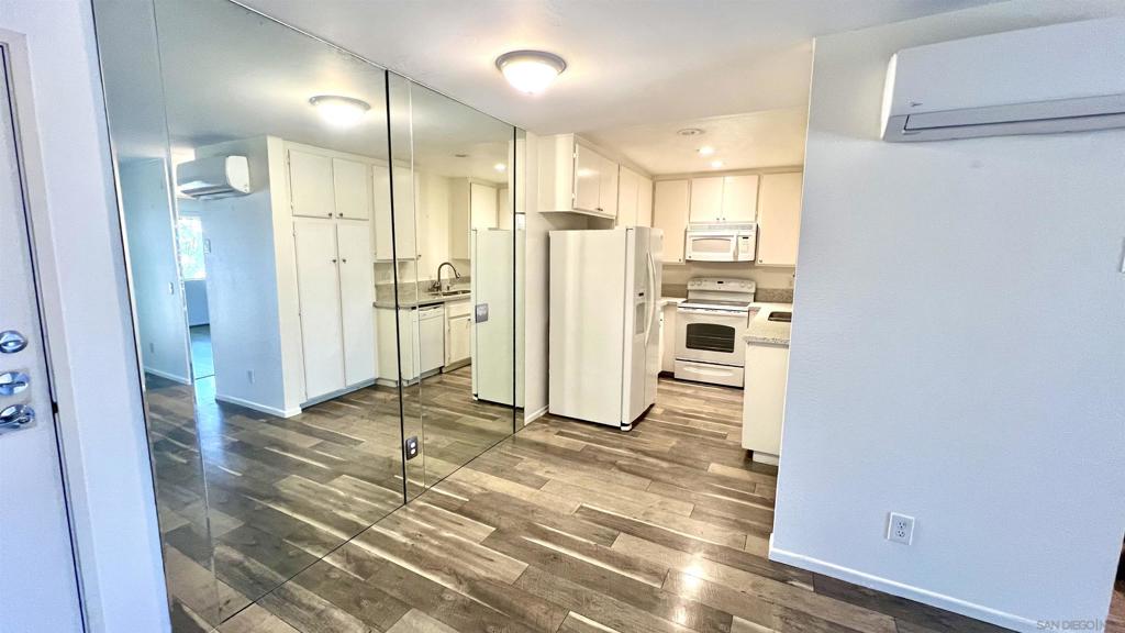 6330 Genesee Ave 213
