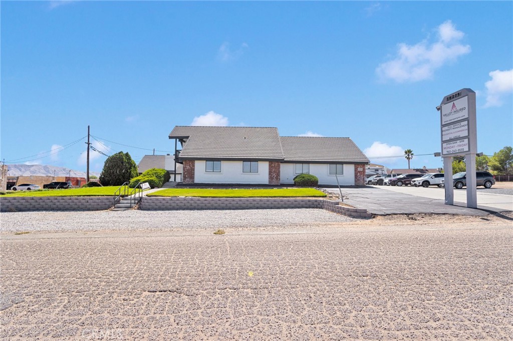 18275 Bear Valley