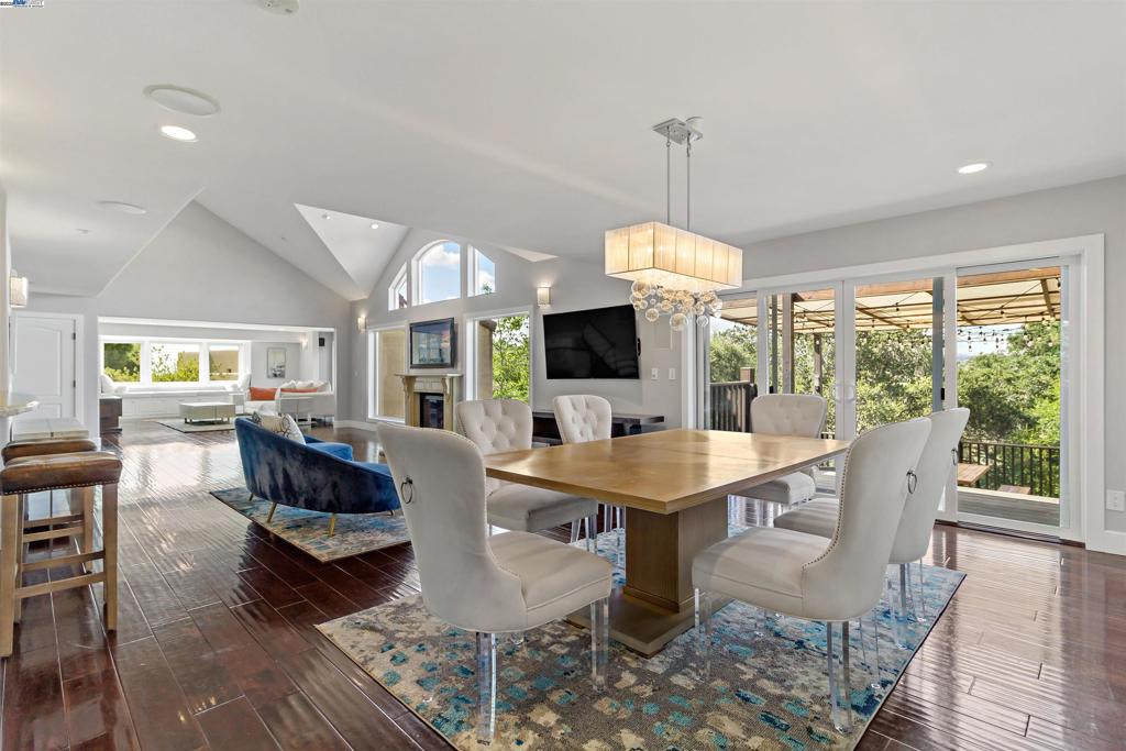 25444 University Ct