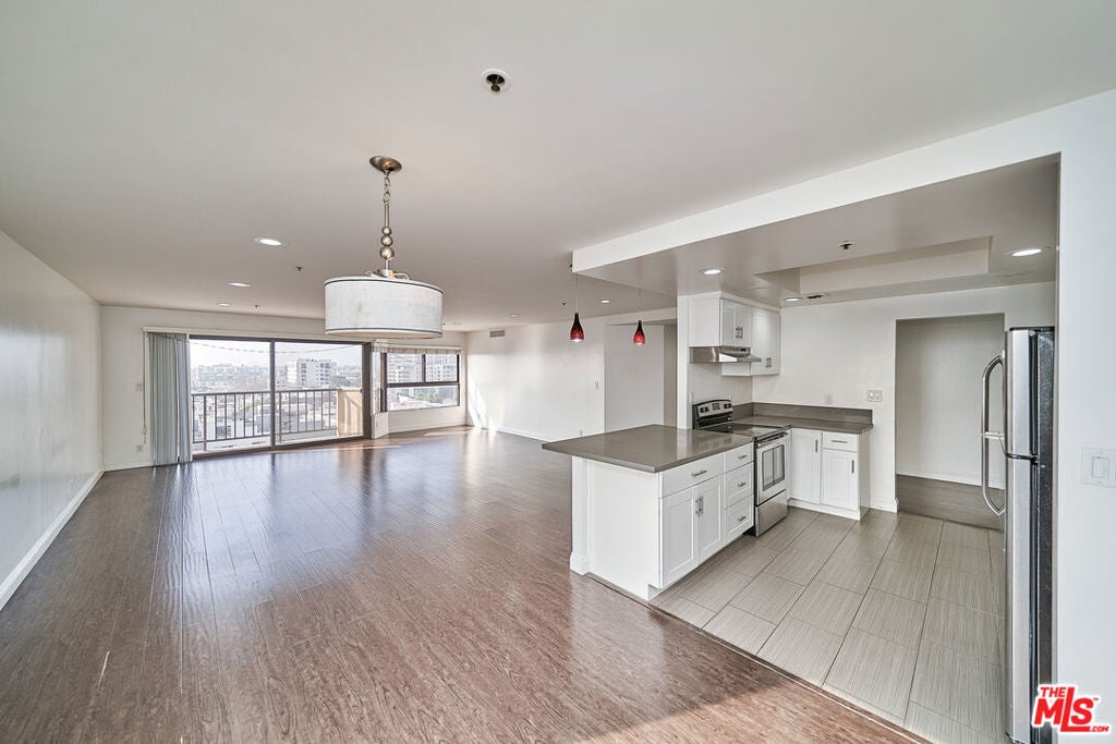 727 S Ardmore Avenue 801