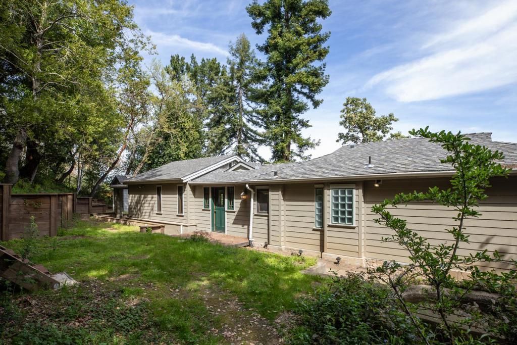 Photo of 244 Bonita Road, Portola Valley, CA 94028 (MLS # ML82038783)