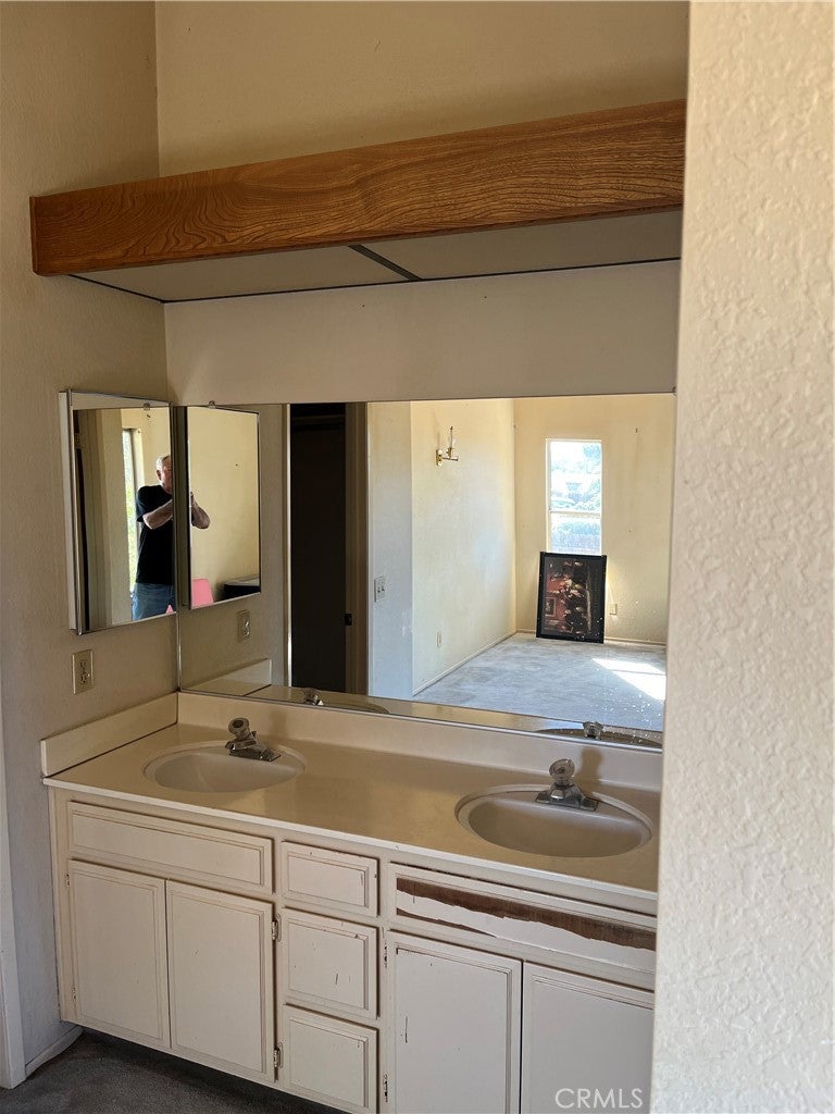 11456 Low Chaparral