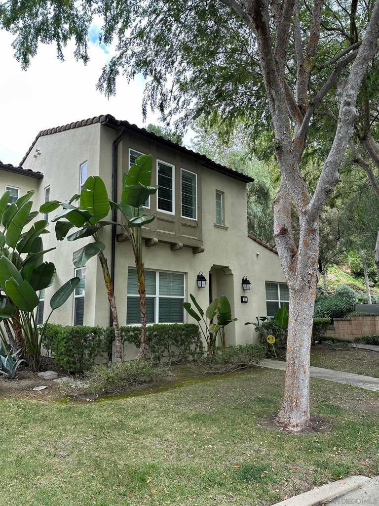 882 Sunset Place