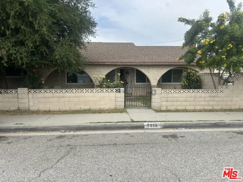 MLS: 26990697