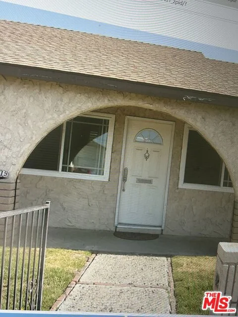 MLS: 26990697