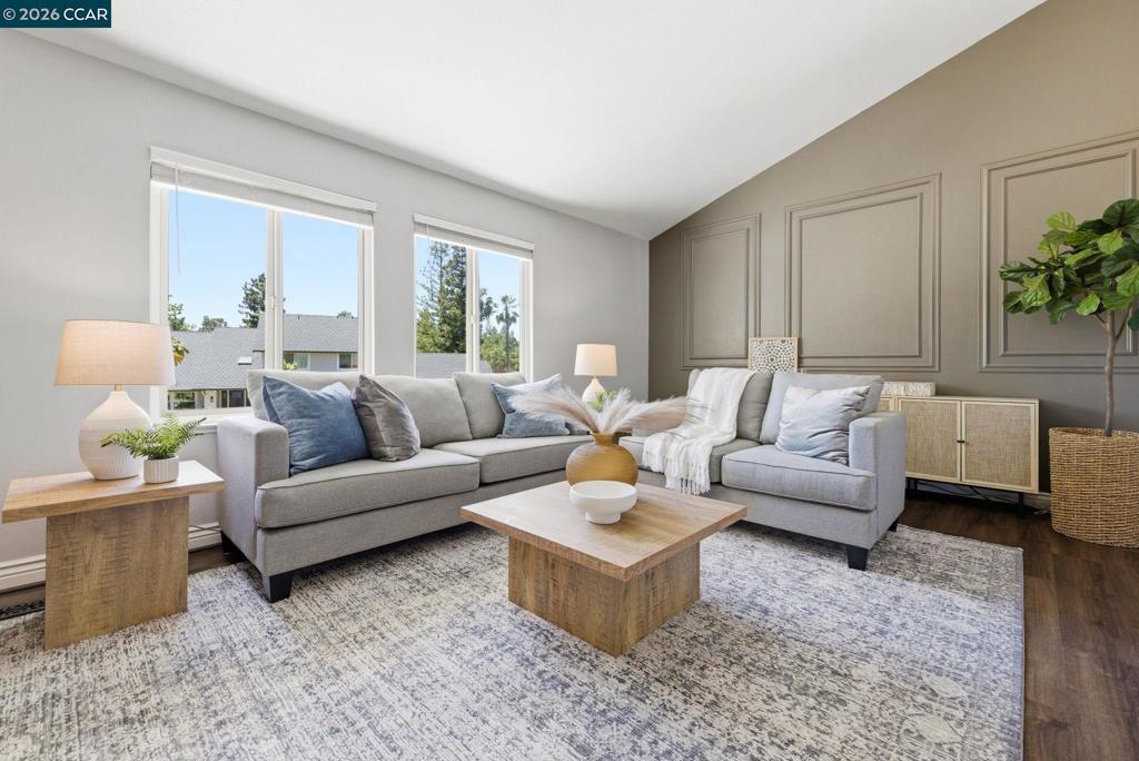1740 Oro Valley Cir