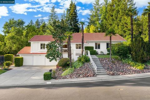 Photo of 1740 Oro Valley Cir CIR, Walnut Creek, CA 94596 (MLS # 41134792)