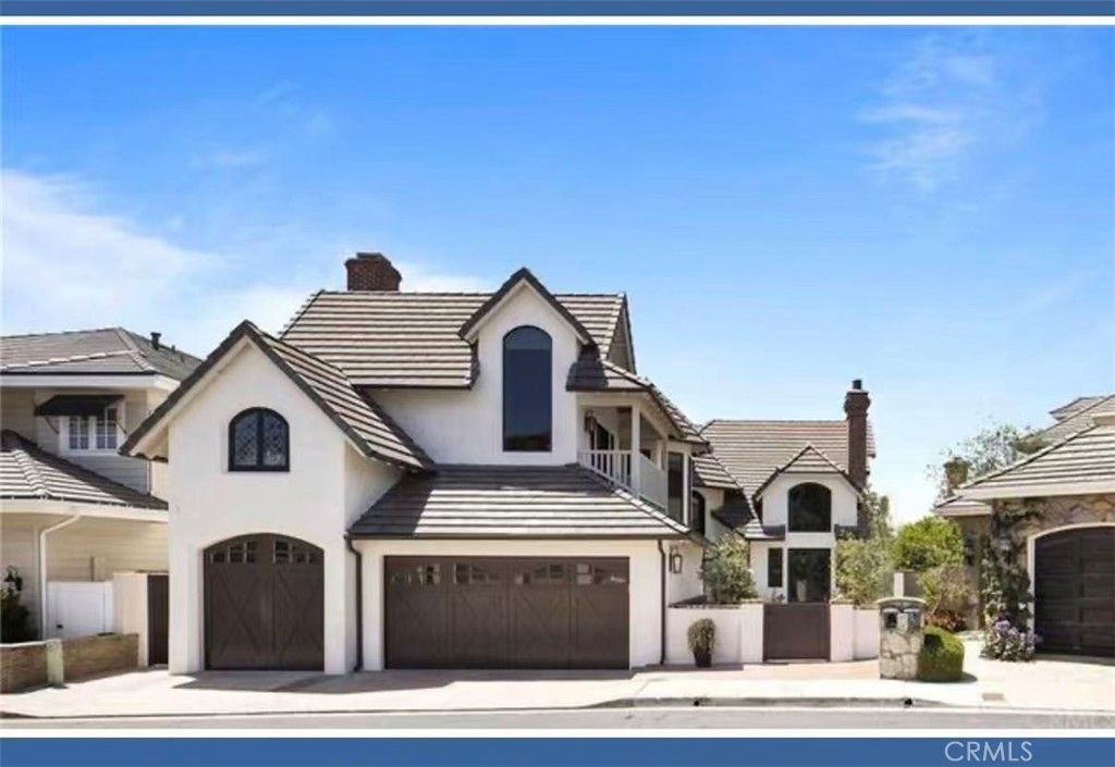 Photo of 11 Hillsborough, Newport Beach, CA 92660 (MLS # OC26112261)