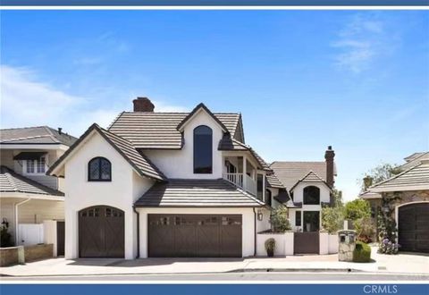 Photo of 11 Hillsborough, Newport Beach, CA 92660 (MLS # OC26112261)