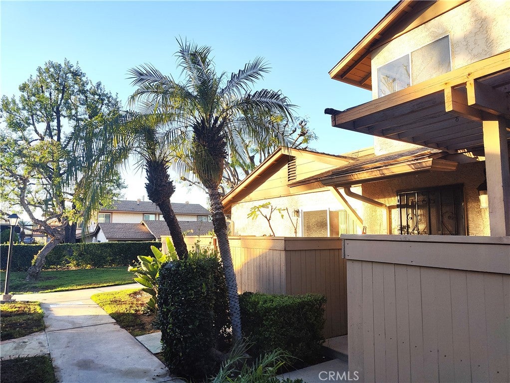 1425 Forest Glen