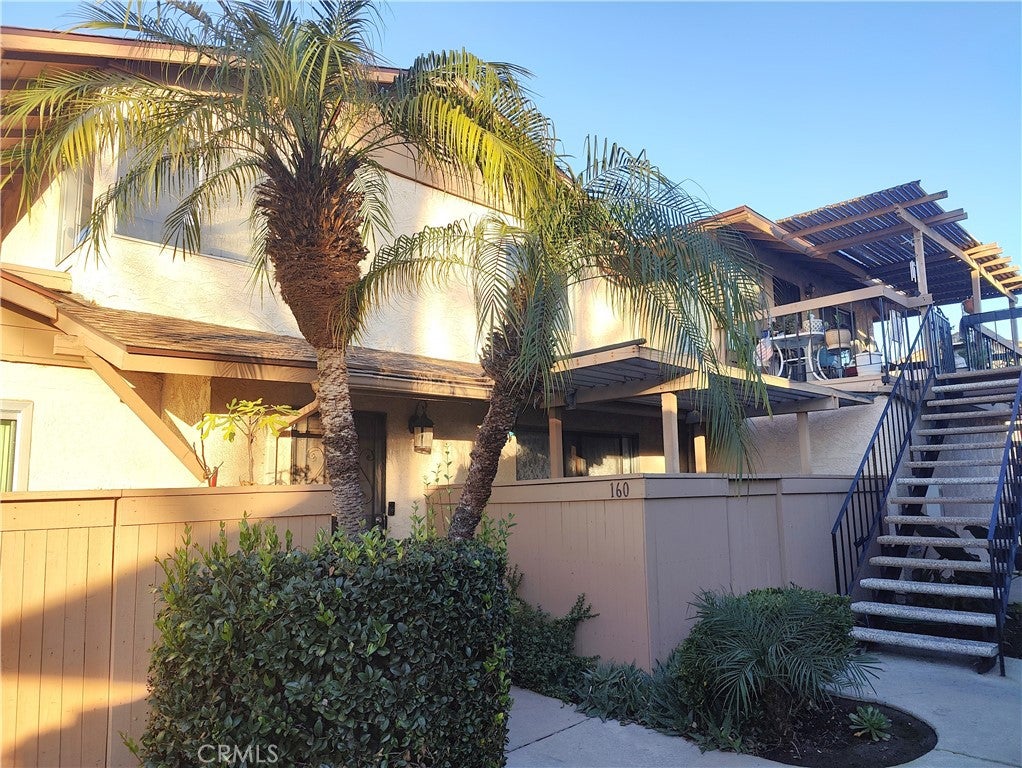 1425 Forest Glen