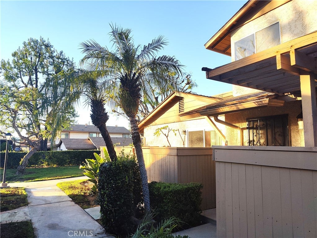 1425 Forest Glen