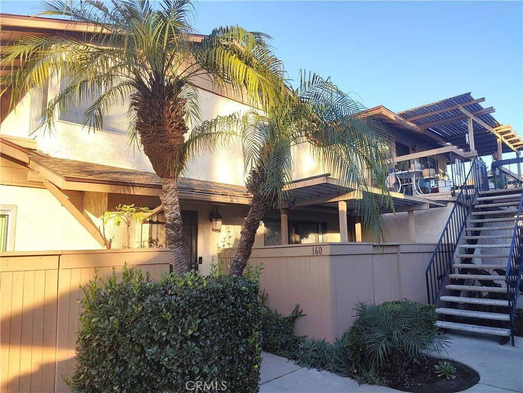 1425 Forest Glen