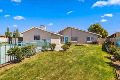 Photo of 3501 W Avenue K-13, Lancaster, CA 93536 (MLS # SR26022862)