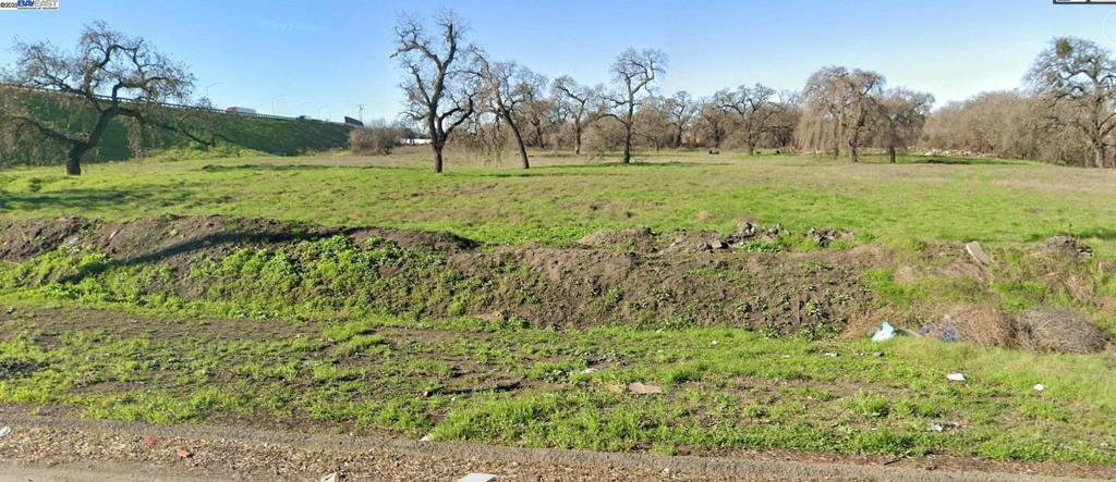 4555 S McKinley Avenue