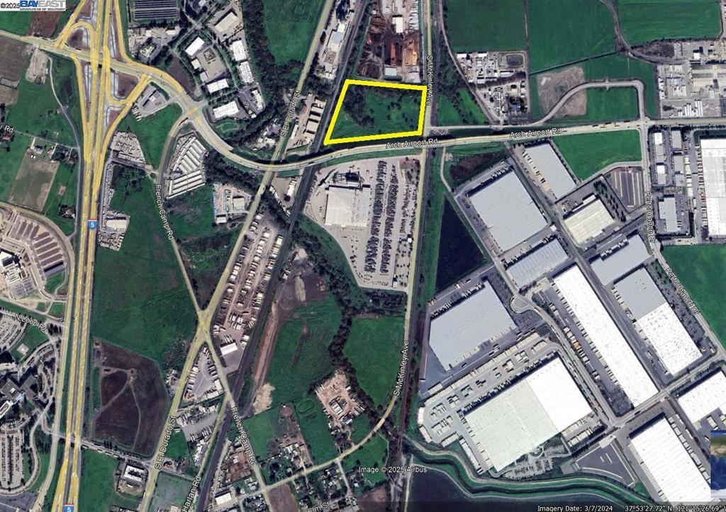 4555 S McKinley Avenue