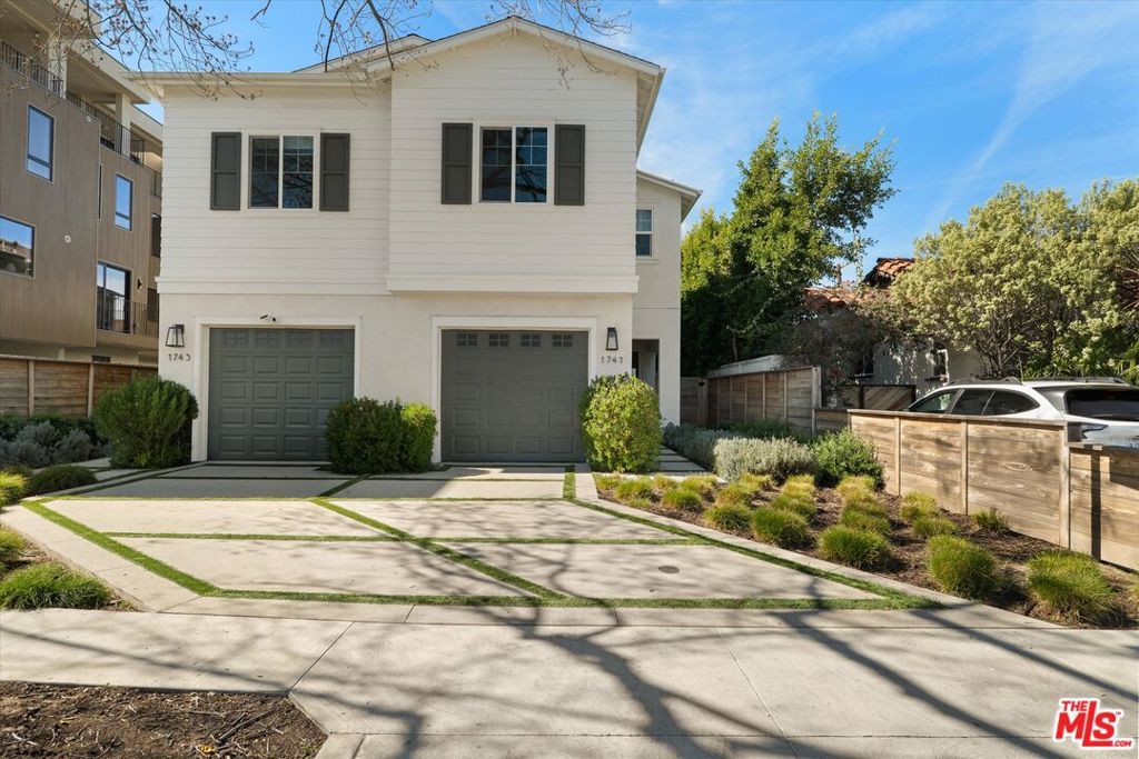 Photo of 1741 S Marvin Avenue, Los Angeles, CA 90019 (MLS # 26646565)