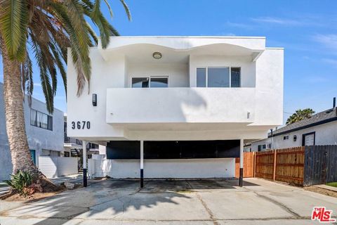 Photo of 3670 Greenfield Avenue #2, Los Angeles, CA 90034 (MLS # 25576621) Photo of 3670 Greenfield Avenue #2, Los Angeles, CA 90034 (MLS # 25576621)