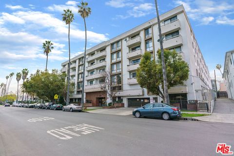Photo of 533 S St Andrews Place #321, Los Angeles, CA 90020 (MLS # 26653225)