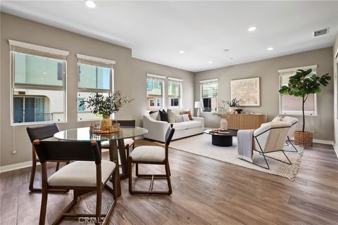 Photo of 109 Alder Ridge, Lake Forest, CA 92610 (MLS # OC25275611)