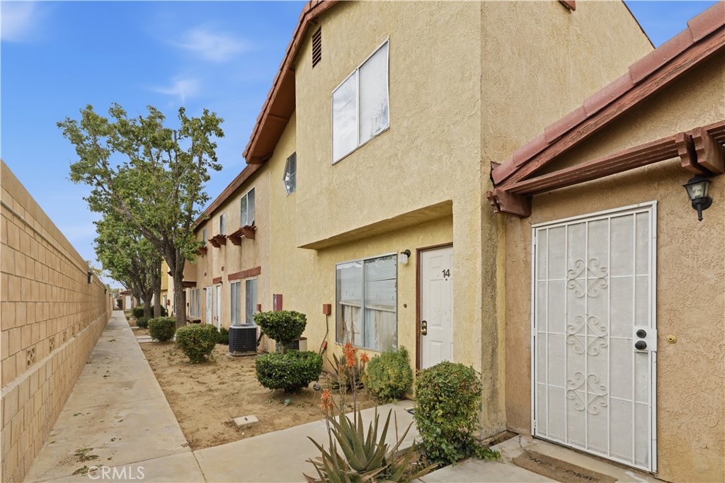 1700 E Avenue Q14 14