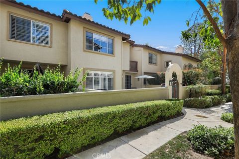 Photo of 46 Tierra Montanosa, Rancho Santa Margarita, CA 92688 (MLS # SW26072352)