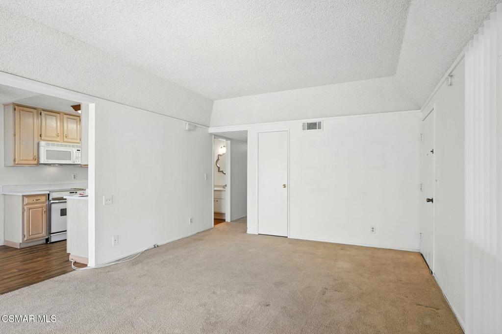1147 Landsburn Circle
