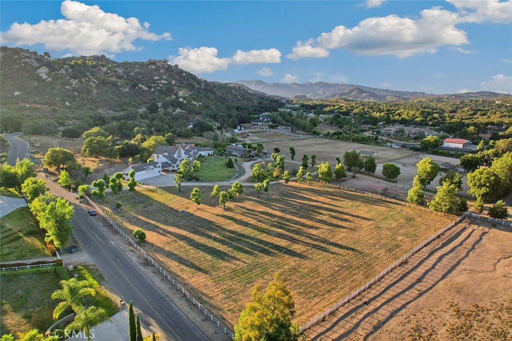 42580 Avenida Escala